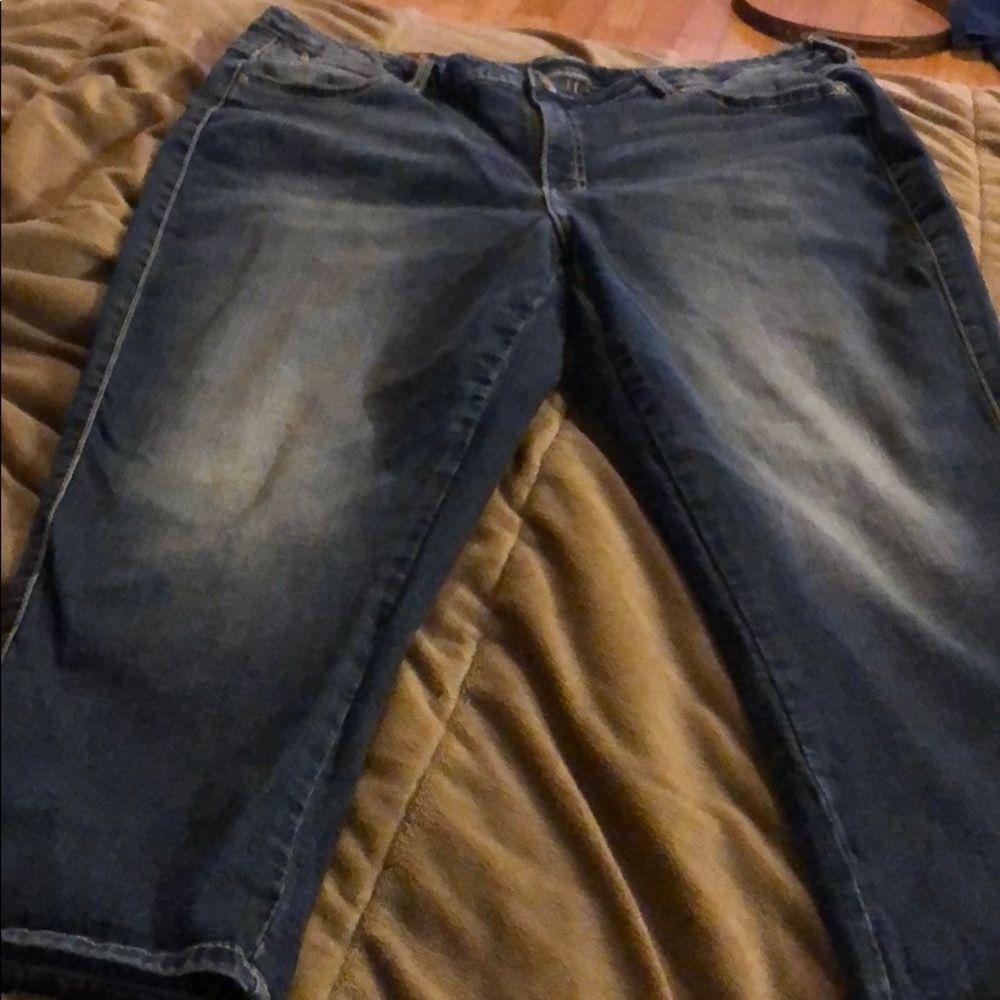 Capris - Picture 2 of 3